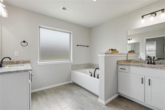 22662 W 89th Street, Lenexa, KS 66227