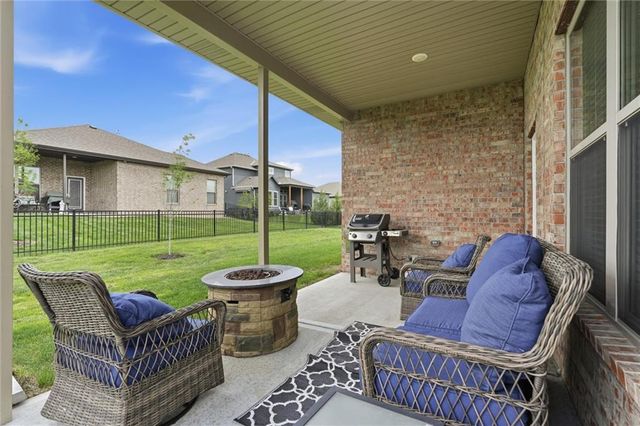 22662 W 89th Street, Lenexa, KS 66227