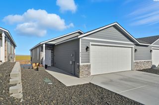 413 Bedrock Loop, West Richland, WA 99352