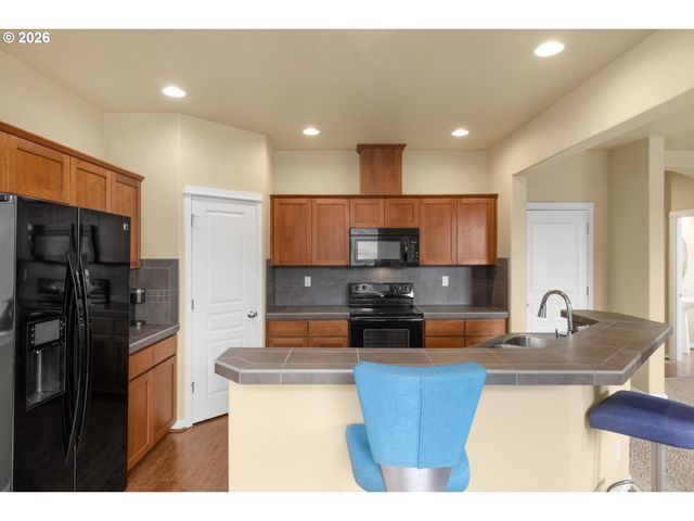 15623 Sw RAPHAEL Ln, Portland, OR 97224