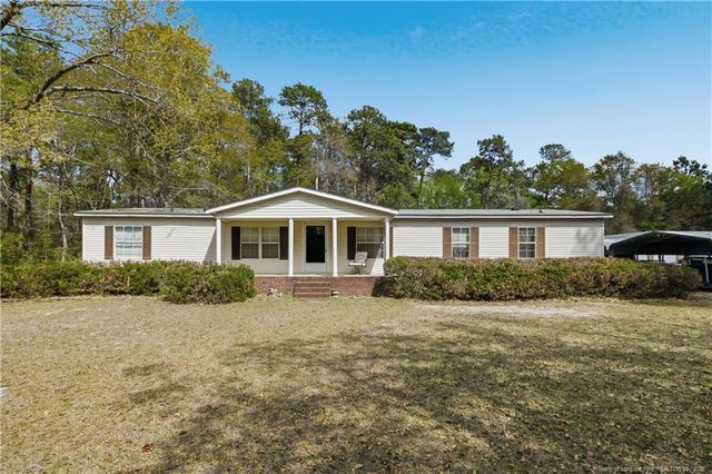 7307 Roslin Farm Road, Hope Mills, NC 28348