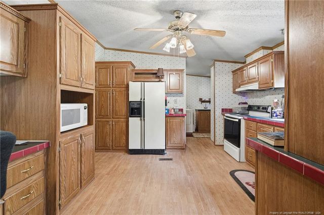 7307 Roslin Farm Road, Hope Mills, NC 28348