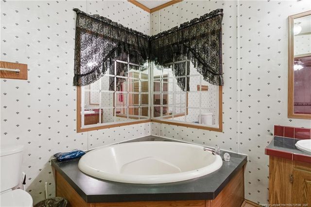 7307 Roslin Farm Road, Hope Mills, NC 28348