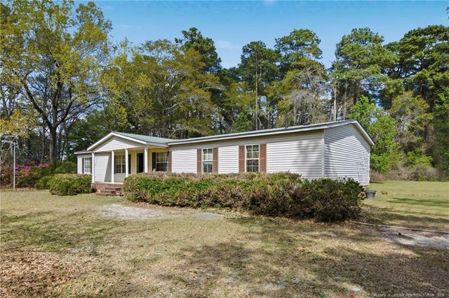 7307 Roslin Farm Road, Hope Mills, NC 28348