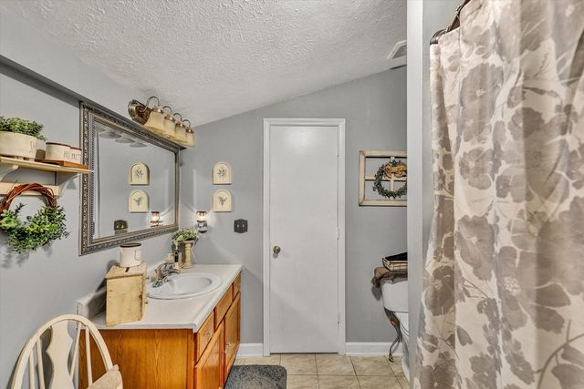 270 W COLLEGE ST, Rocky Mount, VA 24151