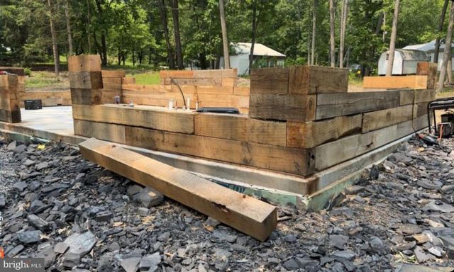 15681 MOUNTAIN RD, Fort Loudon, PA 17224