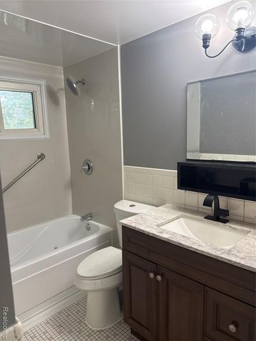 3308 Spring Valley Drive, Flint, MI 48504