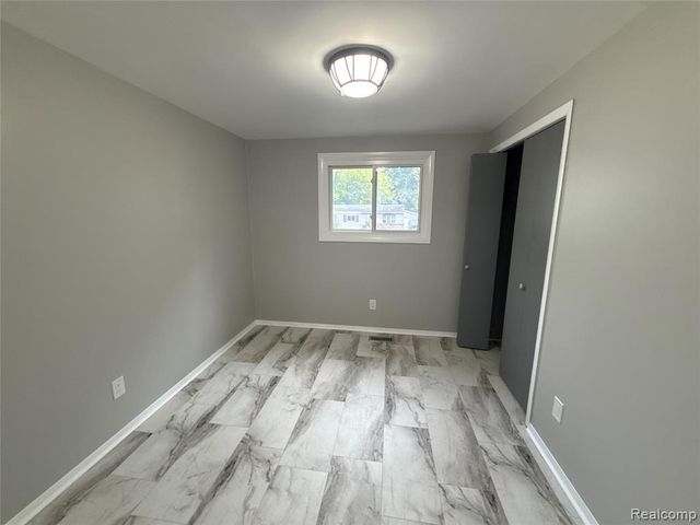 3308 Spring Valley Drive, Flint, MI 48504