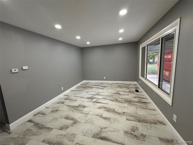 3308 Spring Valley Drive, Flint, MI 48504