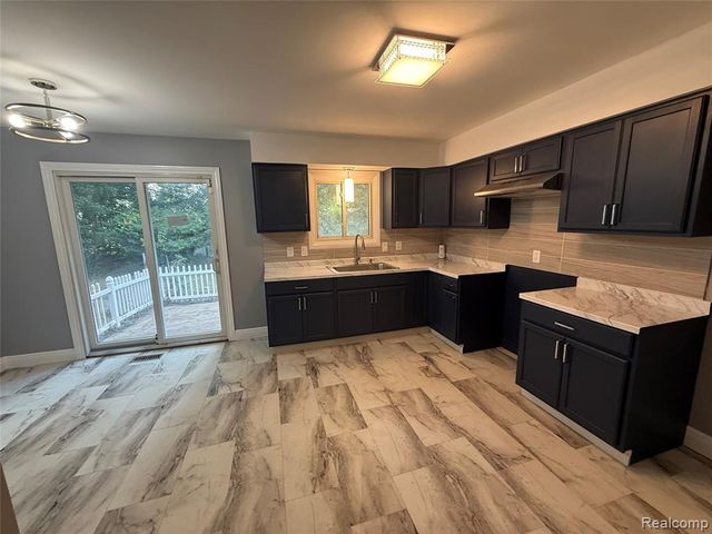 3308 Spring Valley Drive, Flint, MI 48504