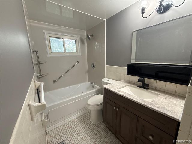 3308 Spring Valley Drive, Flint, MI 48504