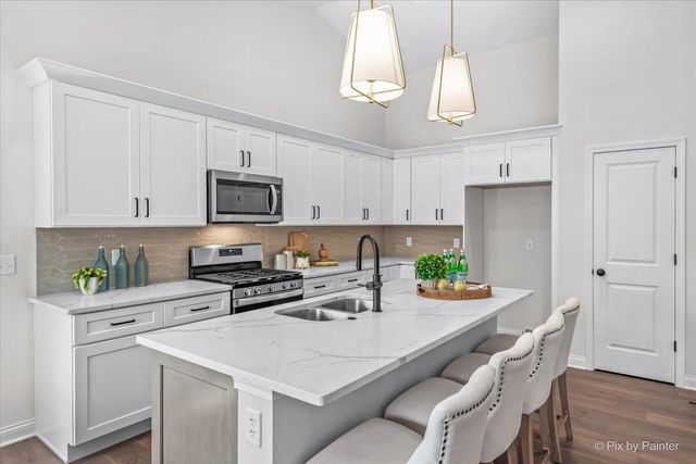 1302 Evergreen DRIVE, Delavan, WI 53115