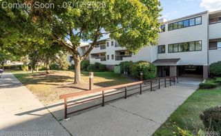 30414 Orchard Lake Road 13, Farmington Hills, MI 48334