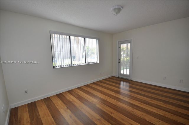 9250 W Atlantic Blvd 916, Coral Springs, FL 33071