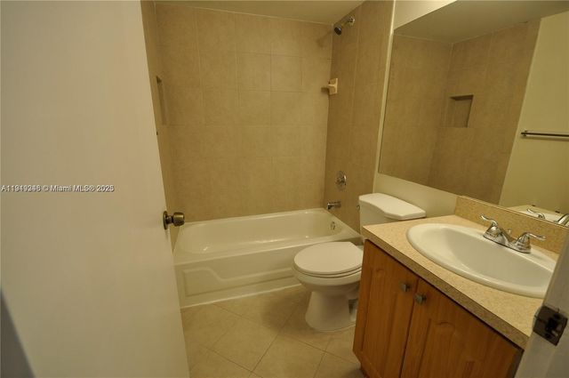 9250 W Atlantic Blvd 916, Coral Springs, FL 33071