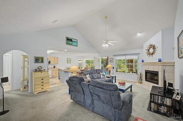 7654 Manatee St, Navarre, FL 32566