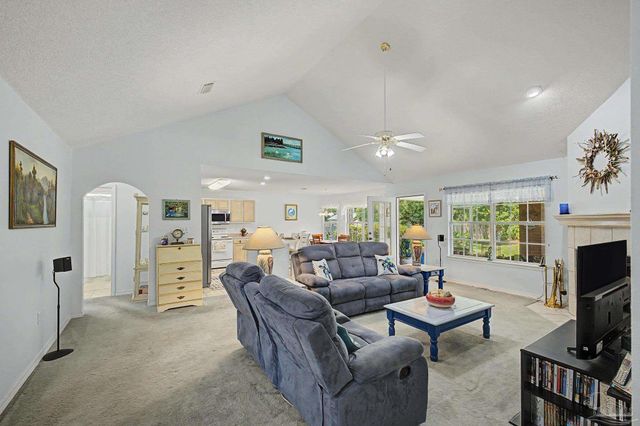 7654 Manatee St, Navarre, FL 32566