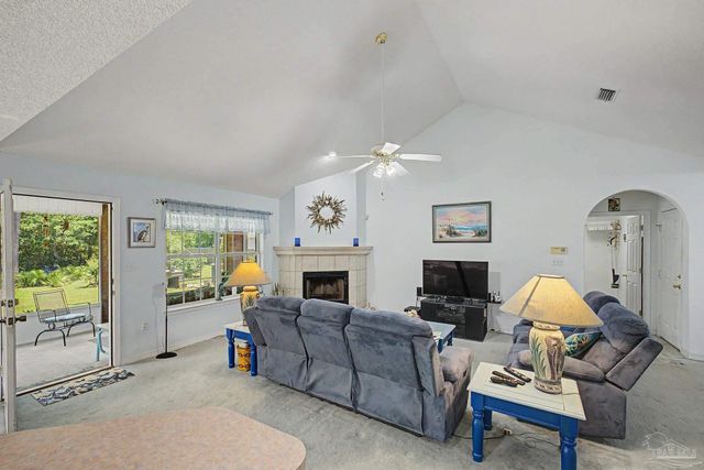 7654 Manatee St, Navarre, FL 32566