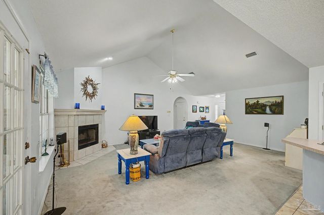7654 Manatee St, Navarre, FL 32566