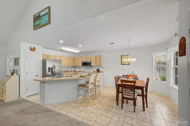 7654 Manatee St, Navarre, FL 32566