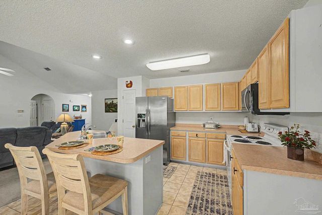 7654 Manatee St, Navarre, FL 32566
