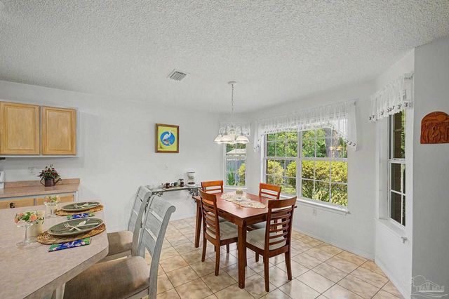 7654 Manatee St, Navarre, FL 32566