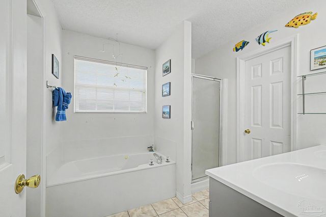7654 Manatee St, Navarre, FL 32566
