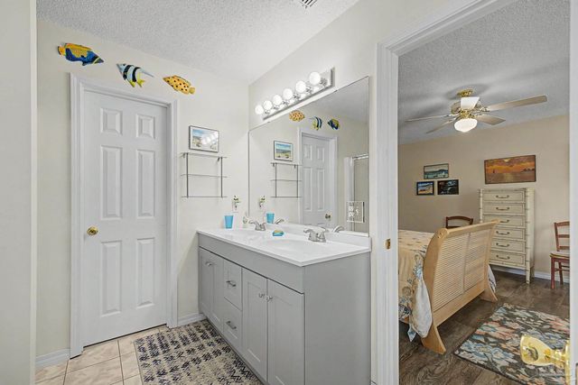 7654 Manatee St, Navarre, FL 32566