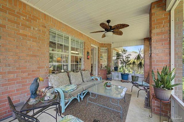 7654 Manatee St, Navarre, FL 32566