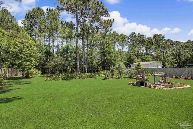 7654 Manatee St, Navarre, FL 32566