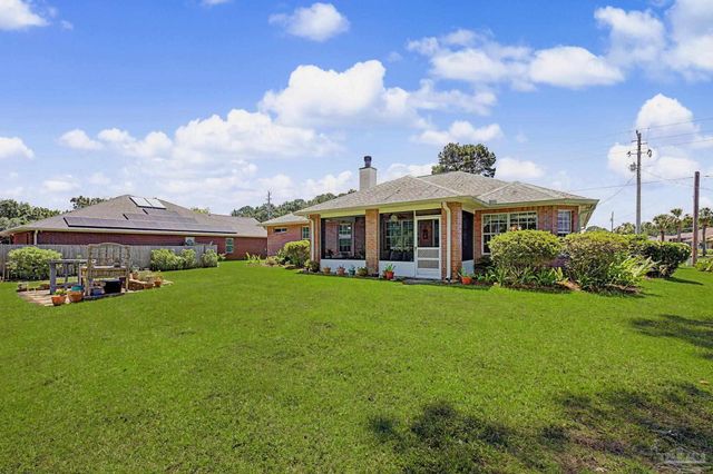 7654 Manatee St, Navarre, FL 32566