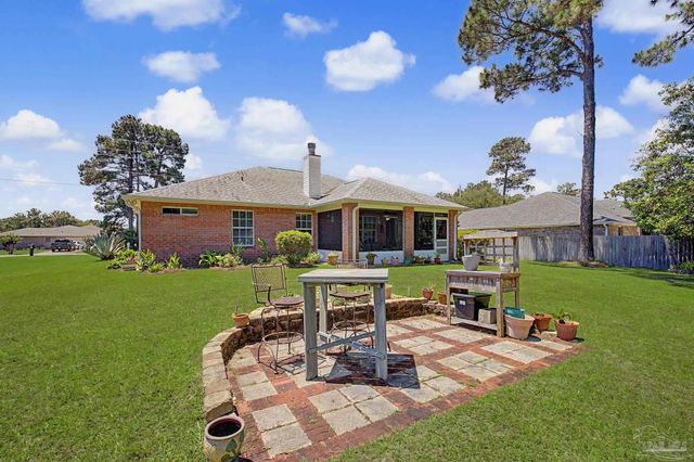 7654 Manatee St, Navarre, FL 32566