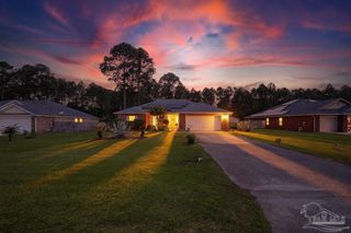 7654 Manatee St, Navarre, FL 32566
