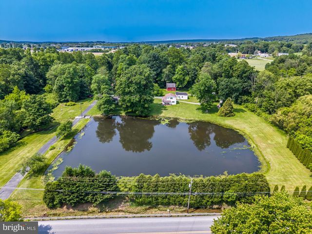 1034 - 1040 TWIN COUNTY RD, Honey Brook, PA 19344