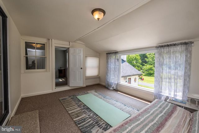 1034 - 1040 TWIN COUNTY RD, Honey Brook, PA 19344