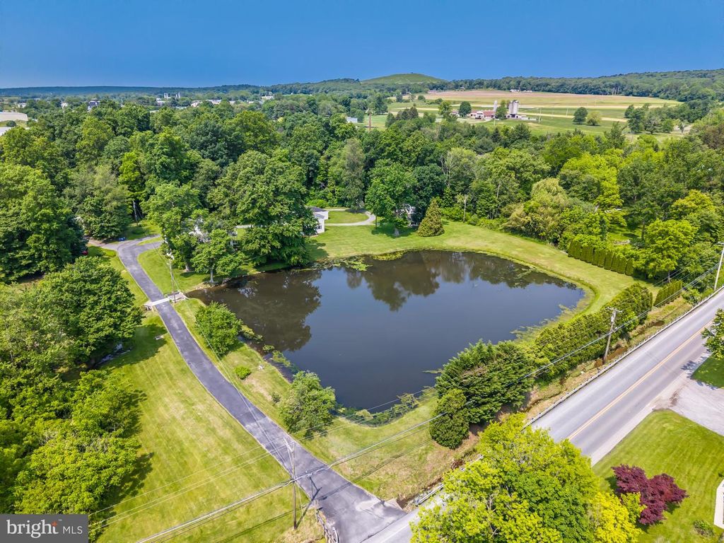 1034 - 1040 TWIN COUNTY RD, Honey Brook, PA 19344
