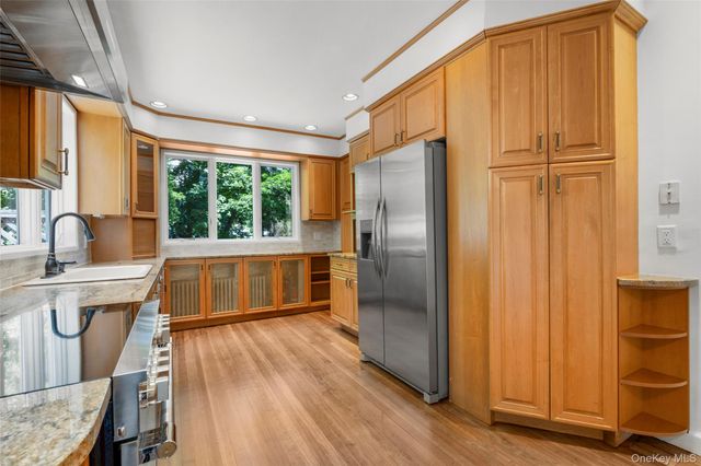 121 Walworth Avenue, Scarsdale, NY 10583