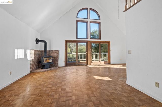 20734 Hemlock St, Groveland, CA 95370