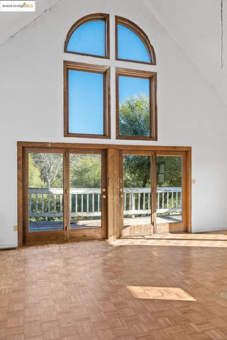 20734 Hemlock St, Groveland, CA 95370