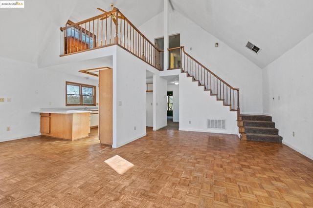 20734 Hemlock St, Groveland, CA 95370