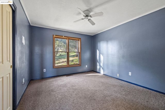 20734 Hemlock St, Groveland, CA 95370