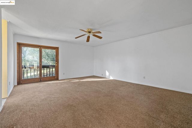 20734 Hemlock St, Groveland, CA 95370