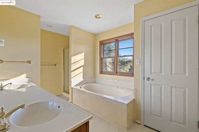 20734 Hemlock St, Groveland, CA 95370