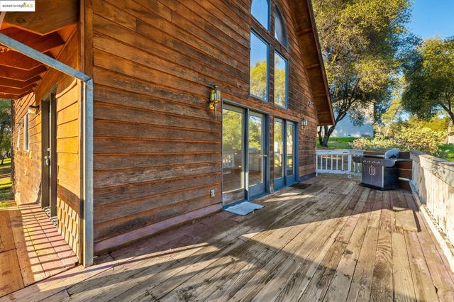 20734 Hemlock St, Groveland, CA 95370