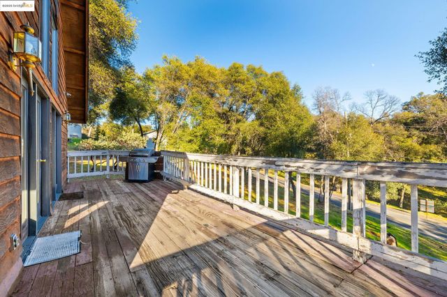 20734 Hemlock St, Groveland, CA 95370