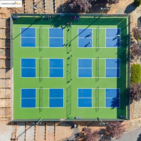 20734 Hemlock St, Groveland, CA 95370