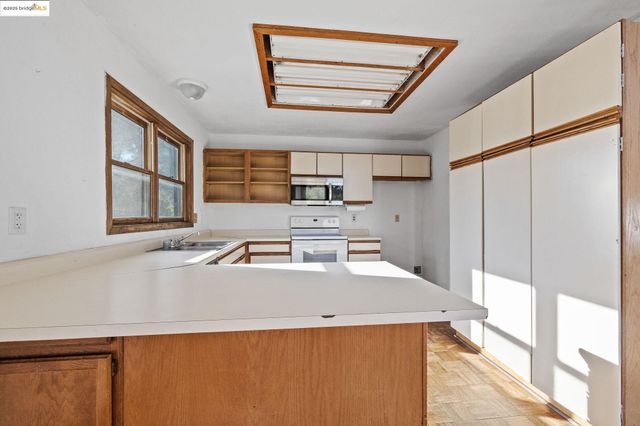 20734 Hemlock St, Groveland, CA 95370