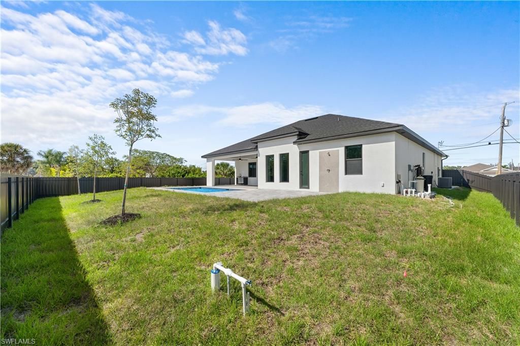 Image 33 of property listing at 3414 W Gator CIR, Cape Coral, FL 33909