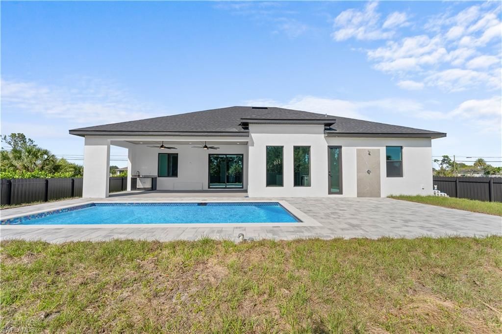 Image 34 of property listing at 3414 W Gator CIR, Cape Coral, FL 33909