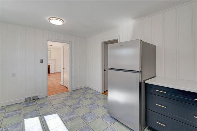 2229 Cherokee Lane, Winston-salem, NC 27103